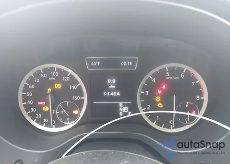 2018 Infiniti Qx30 Luxury z USA, uszkodzony, nr VIN SJKCH5CP0JA058548